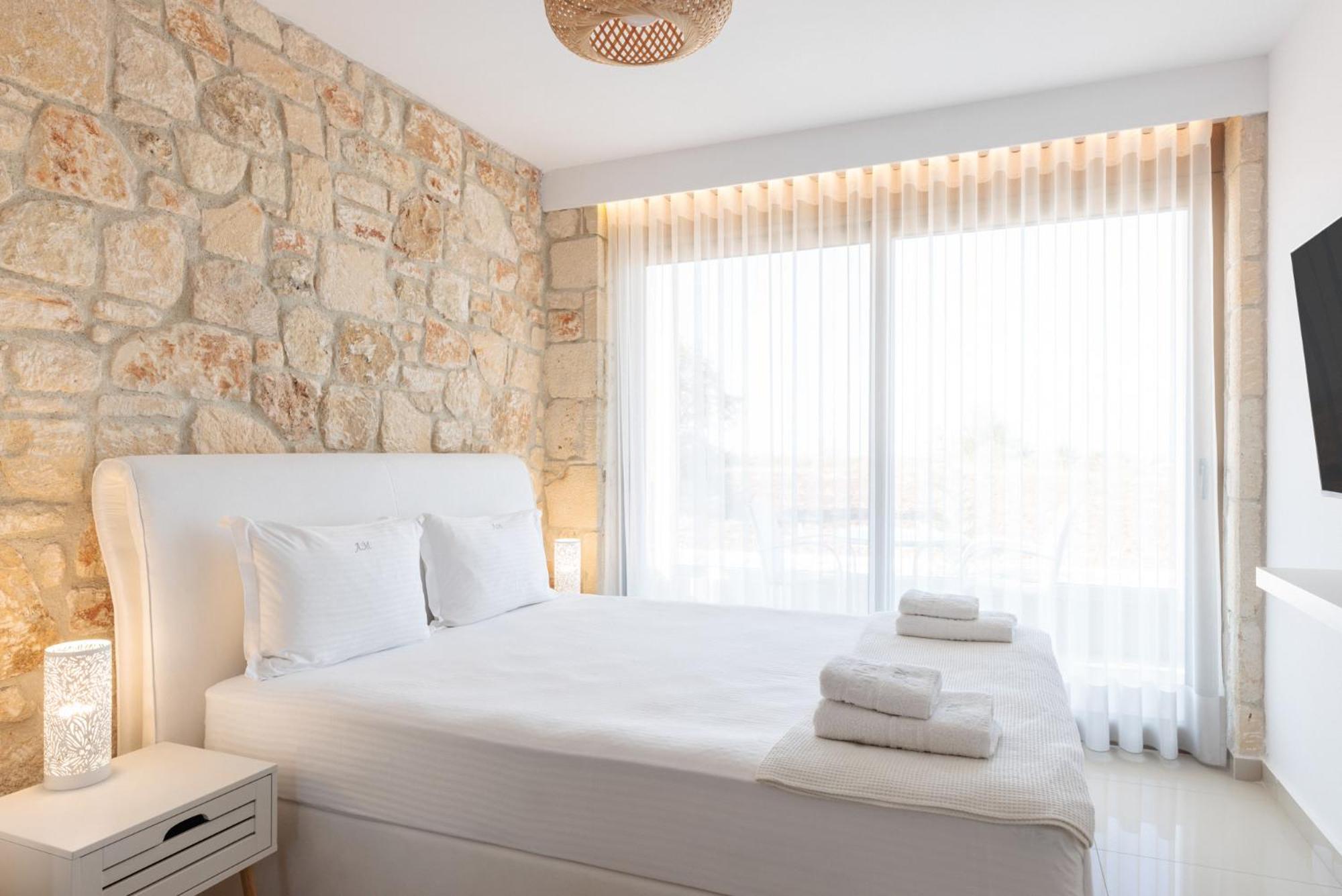 Anna Mare Luxury Apartments Áfitos Chambre photo